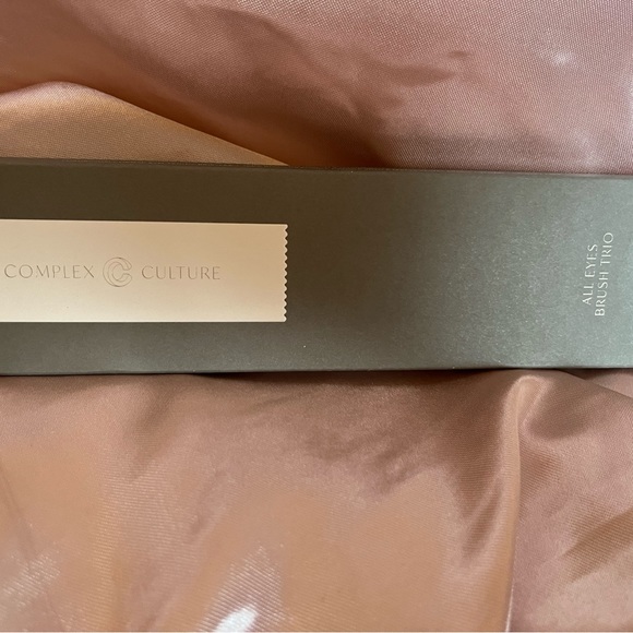Complex Culture new in box makeup brush set - Picture 2 of 3